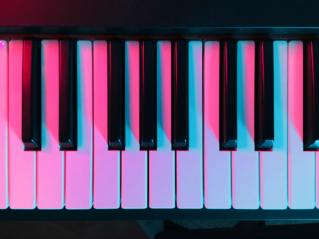 unsplash_UJUgBnemP7o_piano.webp